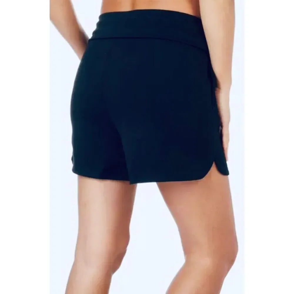 Brisas athletic Shorts in the color cashmere blue, featuring a high waistband, i